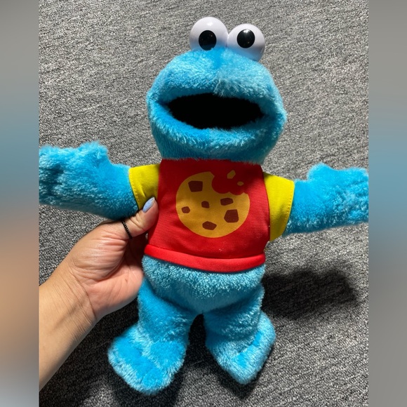 Sesame Street Sing Along Cookie Monster Plush Toy  electronic singing 12" - Picture 2 of 8